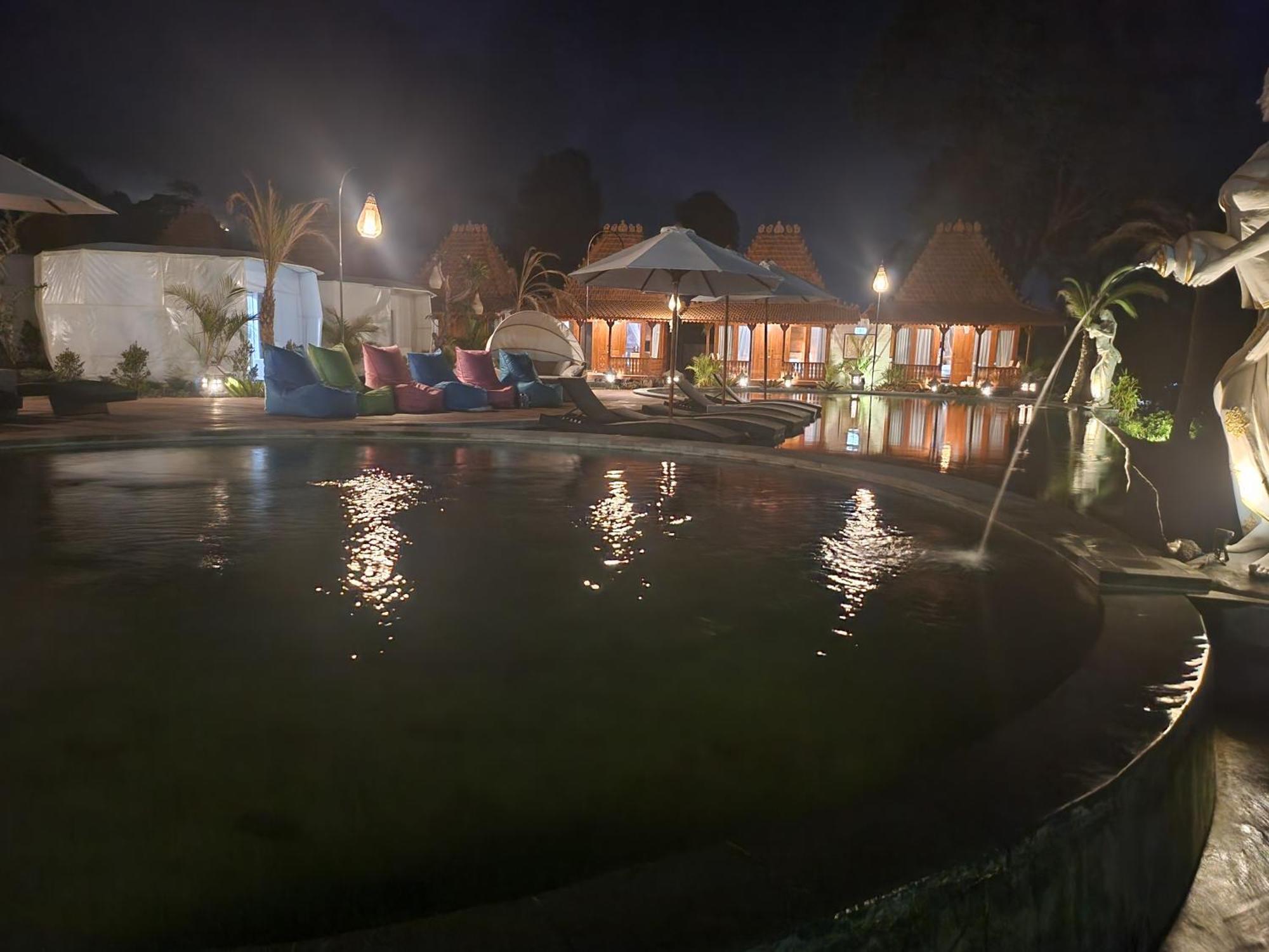 Starlake Villa & Glamping Kubupenlokan Eksteriør billede